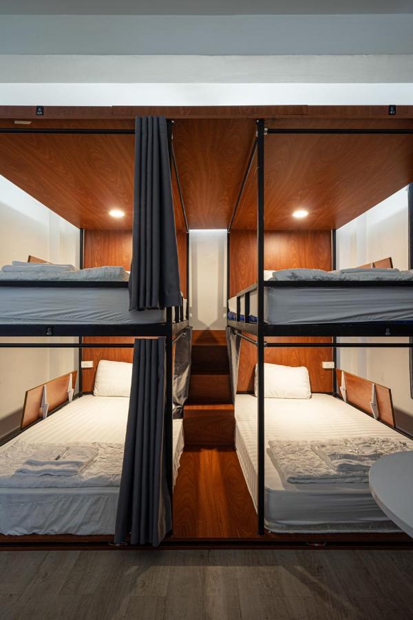 Futuristic Inn Хошимин Экстерьер фото